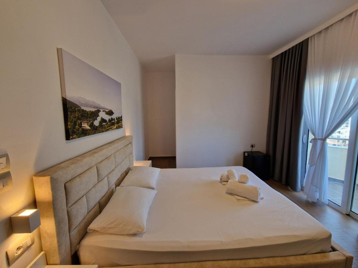 Hotel Queen Margaret Seaside Ksamil Exterior photo